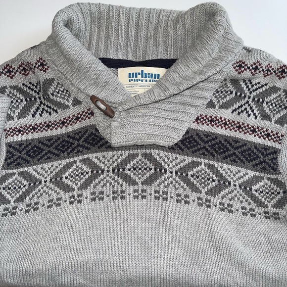 Urban Pipeline Men's Gray Cotton Long Sleeve
Pullover Knit Sweater - Picture 11 of 12